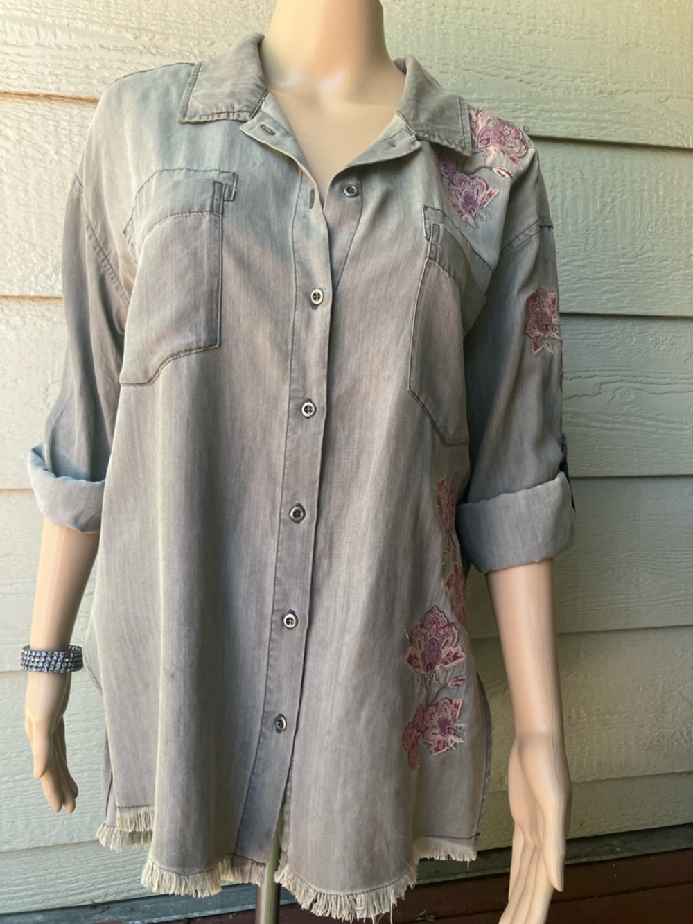 Embroidered gray, casual shirt long